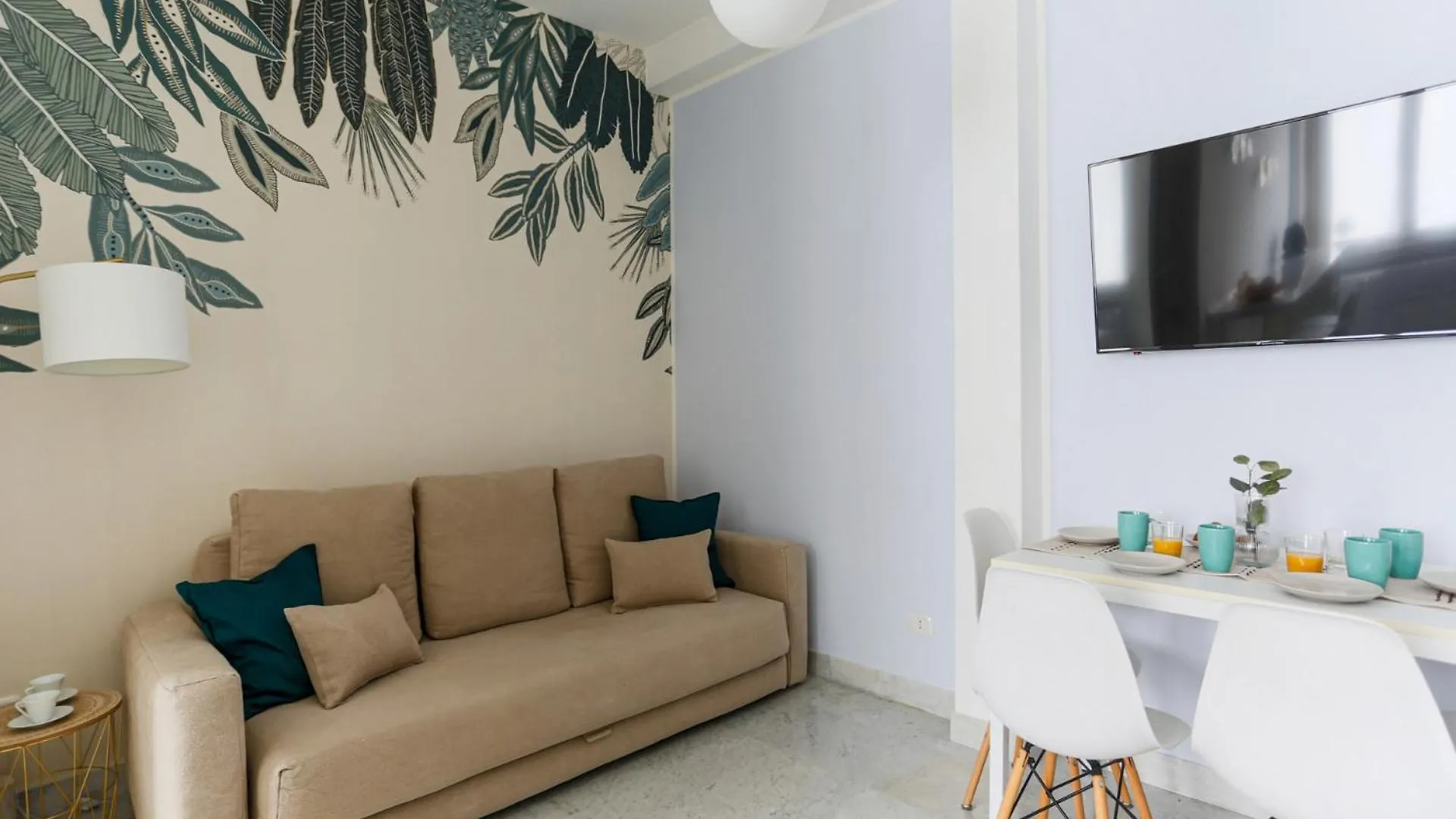 Hotel apartamentowy The Best Rent - Bright Two-Bedroom Apartment In Central Station Area Mediolan Włochy